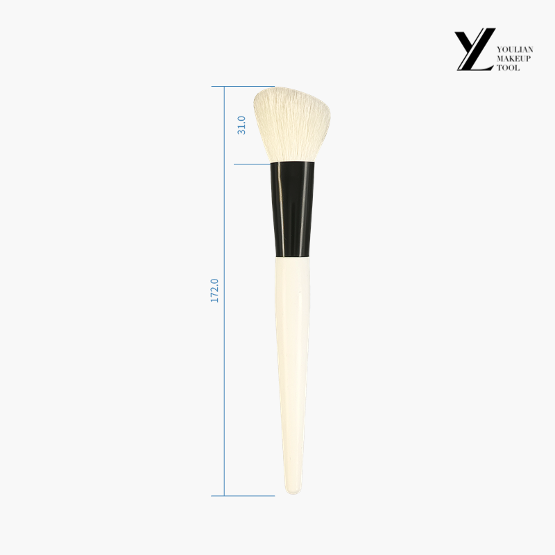 Brush angolato
